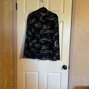 Black & Gray Camo Long Sleeve Top-XL